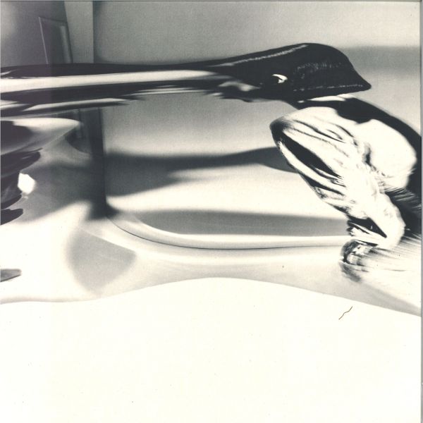 Kelly Lee Owens — LP. 8 vinyl cover