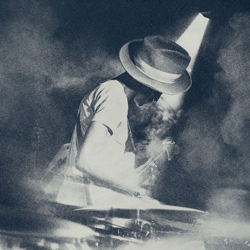 Keziah Jones — Alive & Kicking - Live (LP 2x12") vinyl cover