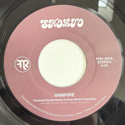 Sholto — Vampire / The Pearl That Glitters (7") vinyl cover