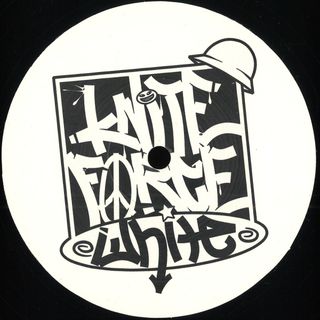 Kniteforce White